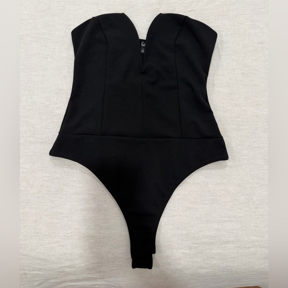 Lulu's Black Strapless V-Plunge Bodysuit